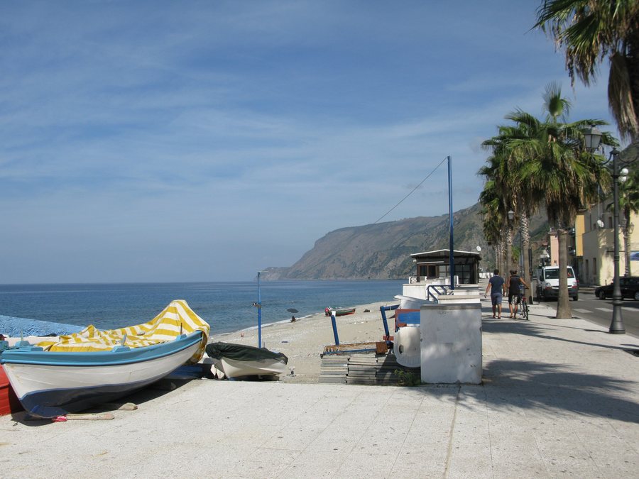 File:Lungomare di Bagnara Calabra - Province of Reggio Calabria, Italy - 18 Oct. 2014 - (1).jpg