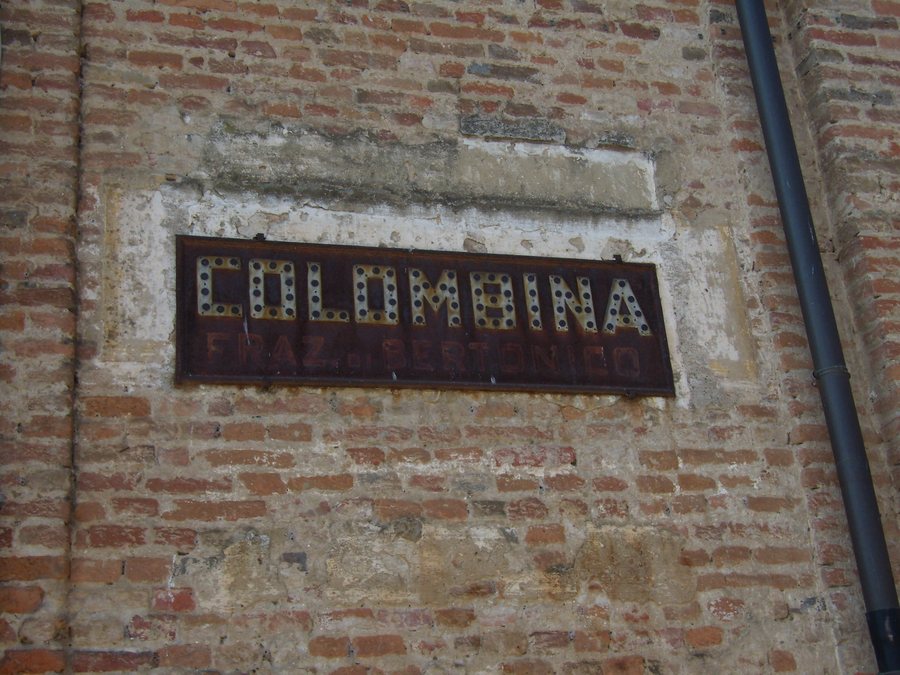 File:Bertonico (LO) - frazione Colombina - cartello TCI.jpg