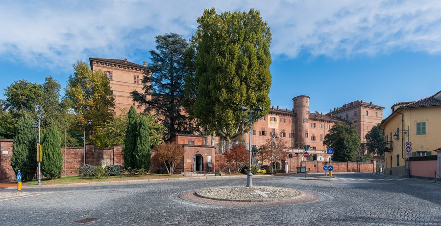 File:Castle of Moncalieri (1).jpg