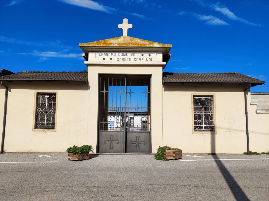 File:Cimitero di Monastero, Dronero.jpg