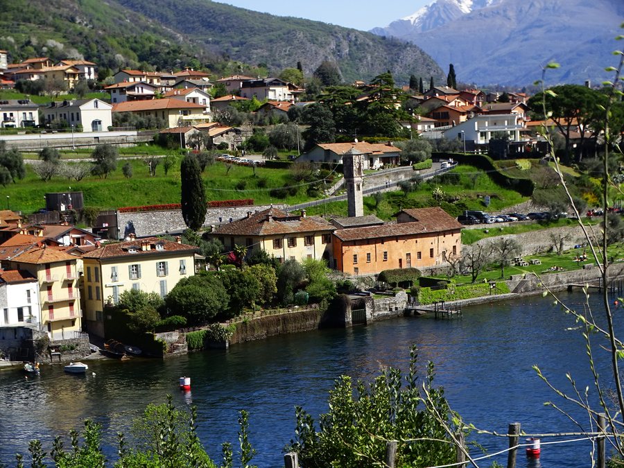 File:Tremezzina - Panorama di Ossuccio.JPG