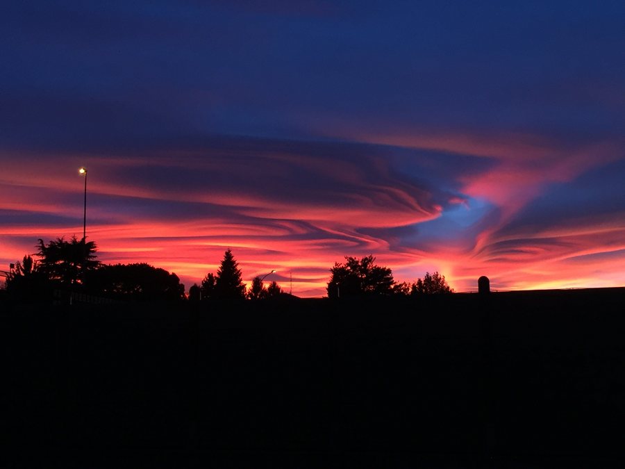 File:Tramonto Luisago.jpg