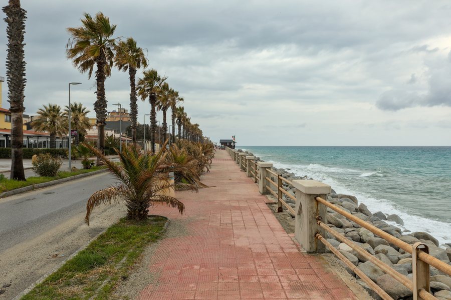 File:Monasterace Marina - Lungomare.jpg
