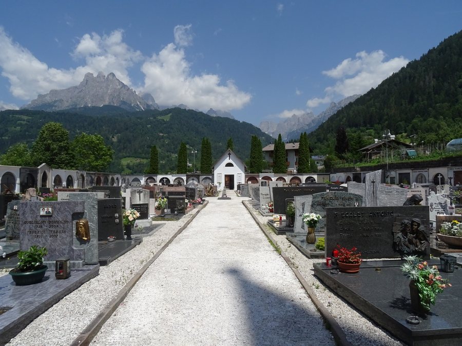 File:Cimitero di Transacqua 01.jpg