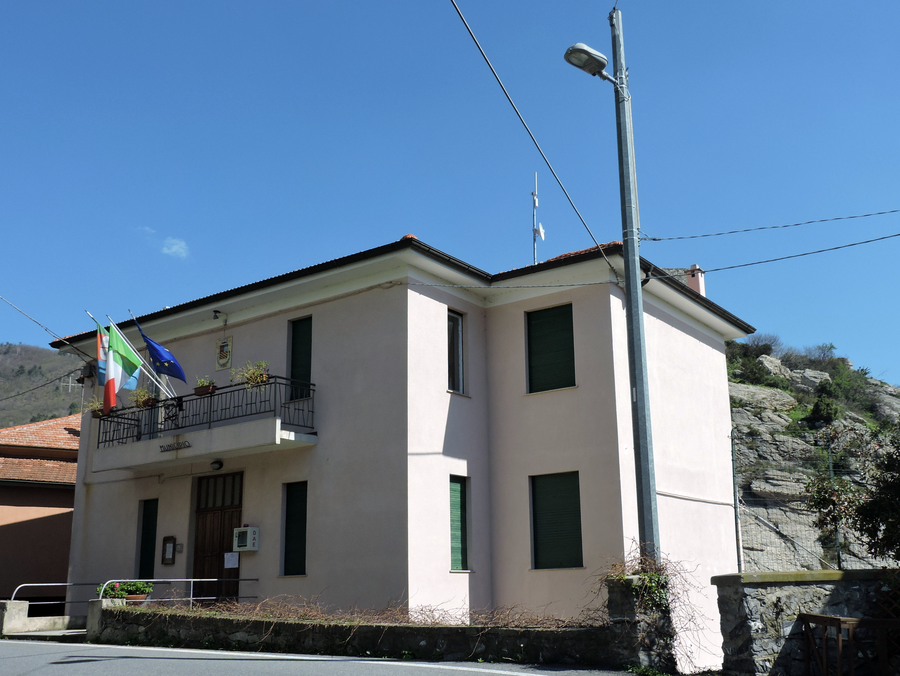 File:Castelvecchio di rocca barbena municipio.png