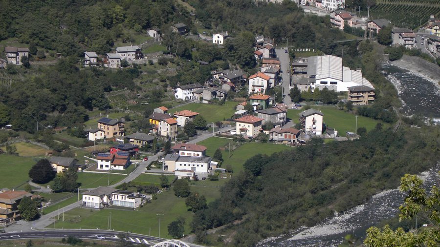 File:La Frazione di Pilasco (Comune di Ardenno, Valtellina, Lombardia).JPG