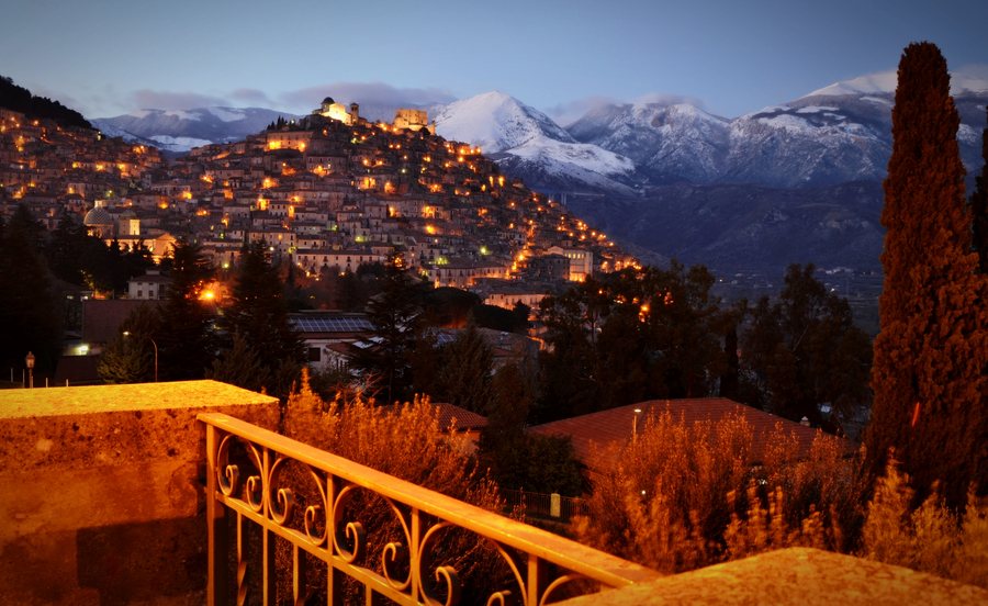 File:Morano Calabro, long exposure of beautiful italian village.jpg