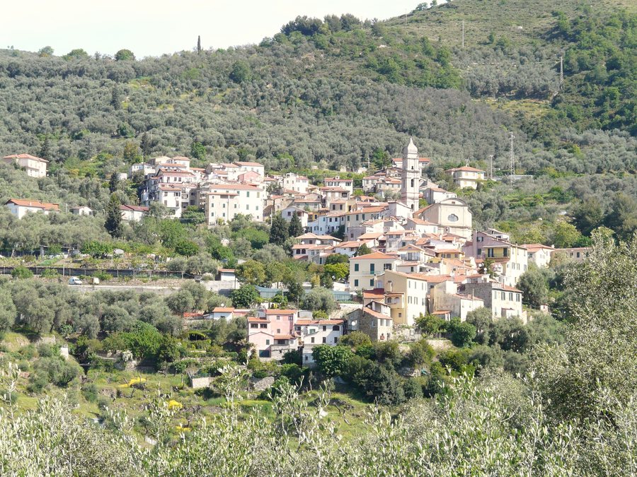 File:Montegrazie (Imperia)-panorama1.jpg