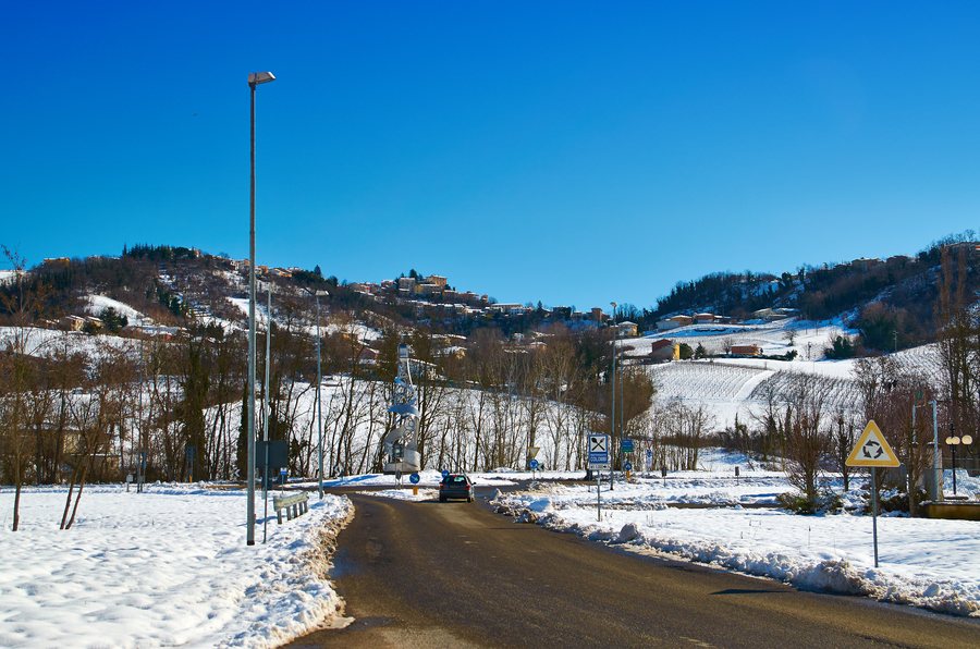 File:Montù Beccaria, da Montescano - panoramio.jpg