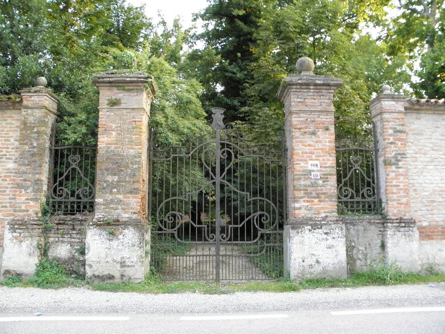 File:Cancellata in via Argine Po (Sermide, Sermide e Felonica) 01.jpg