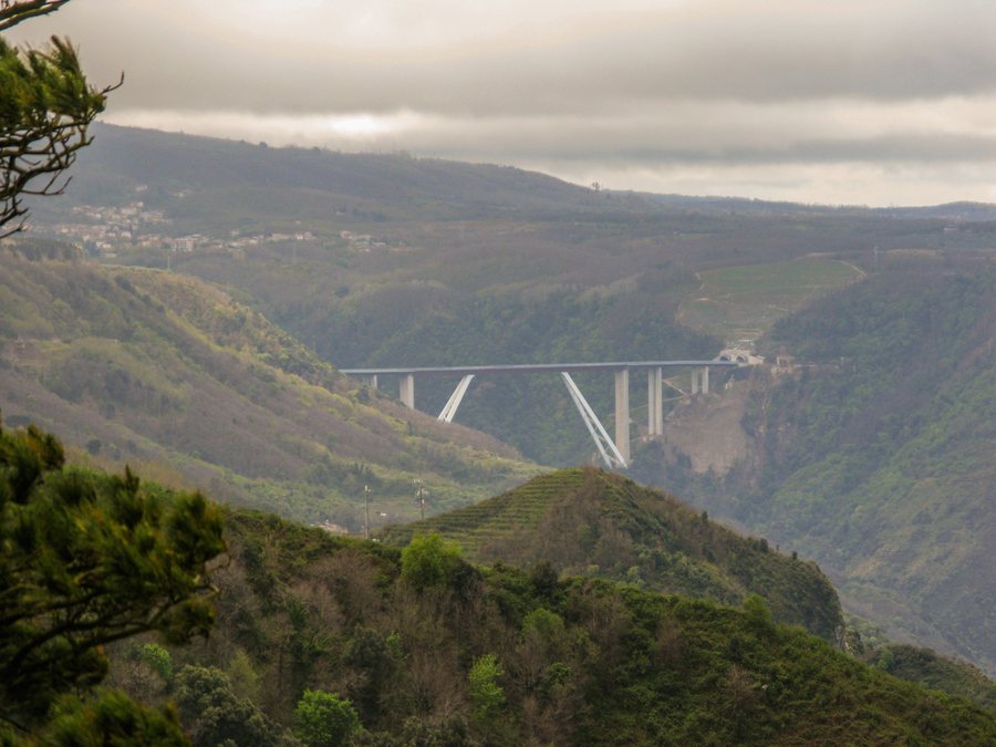 File:Viadotto Sfalassà - View from the surroundings of Barritteri (Seminara) - Province of Reggio Calabria, Italy - 10 April 2016.jpg