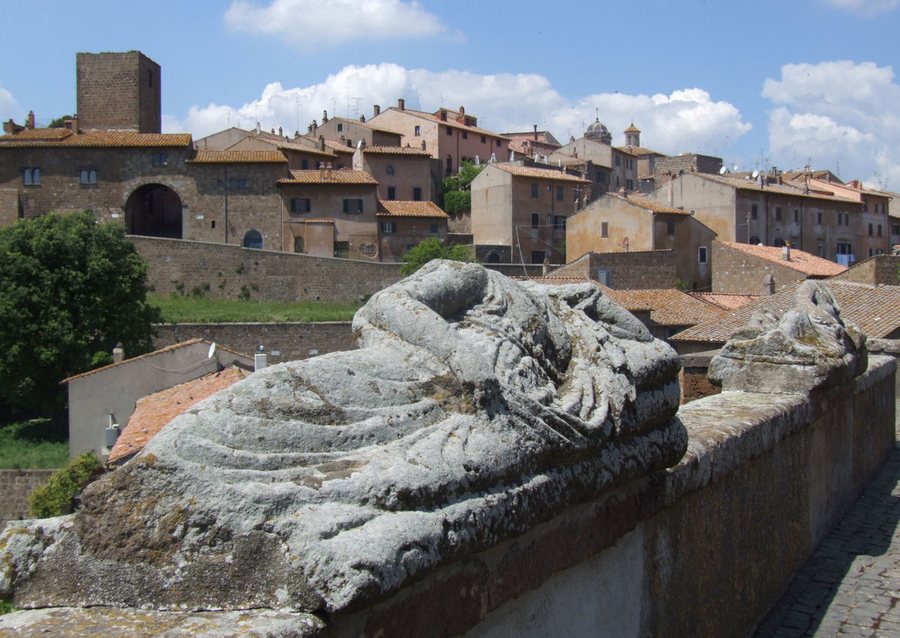 File:Tuscania 02.JPG