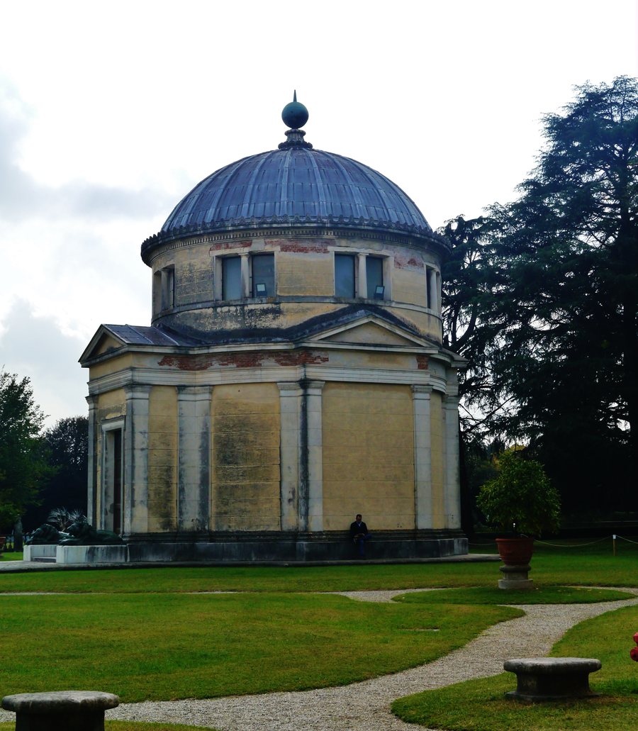 File:Piazzola sul Brenta Villa Contarini Cappella Temanza.jpg