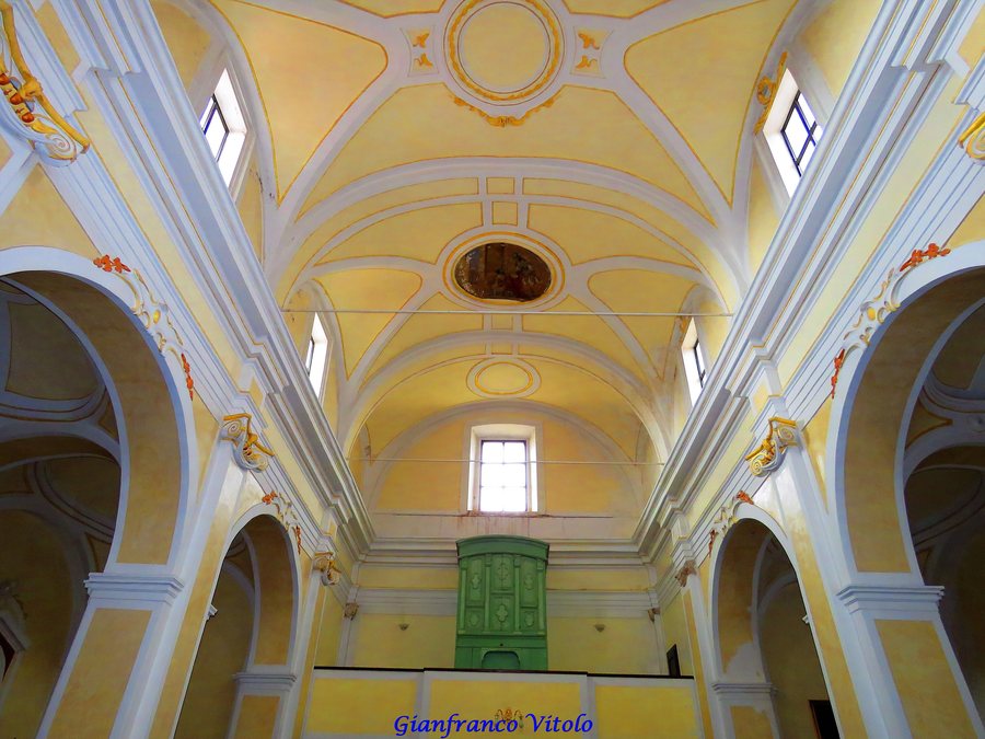 File:Castel San Vincenzo (33147567340).jpg