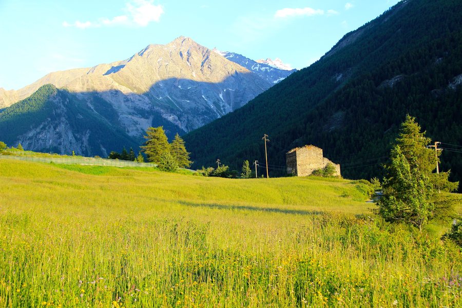File:Epinel, Aosta Valley.jpg