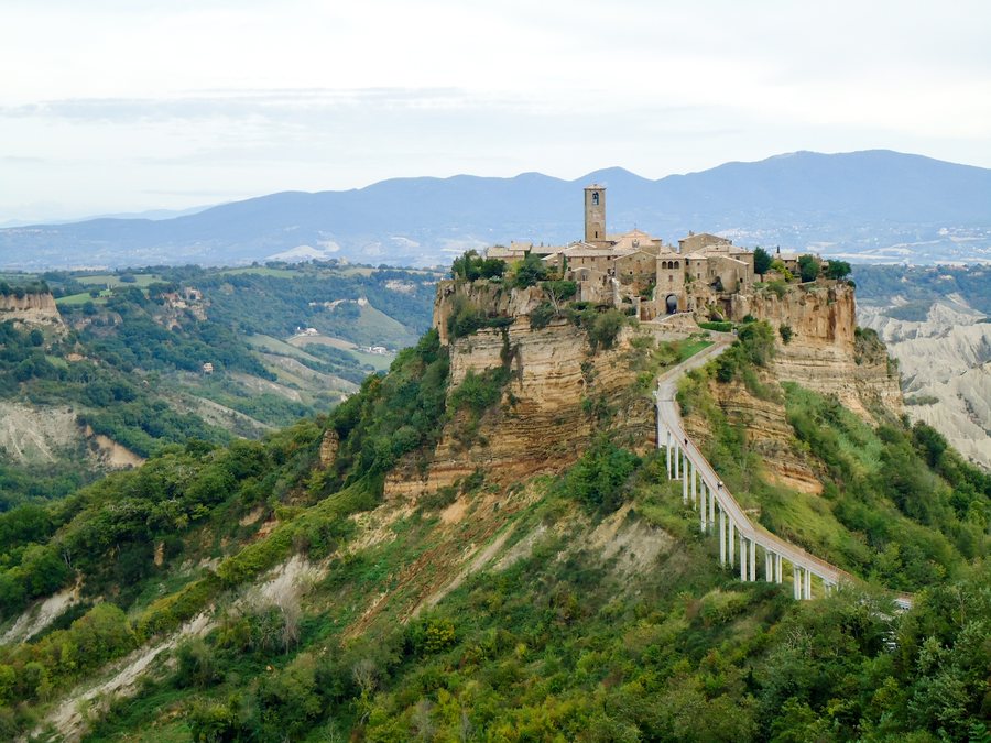 File:Civita di Bagnoregio from Bagnoregio.jpg