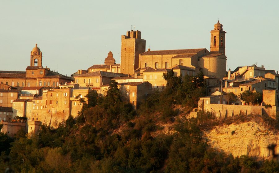 File:Centro storico, Sant'Elpidio a Mare, Italia - 20080808.jpg