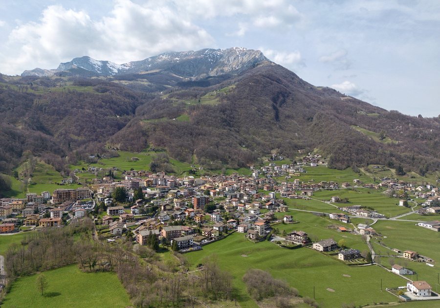 File:Pasturo 1 (cropped).jpg