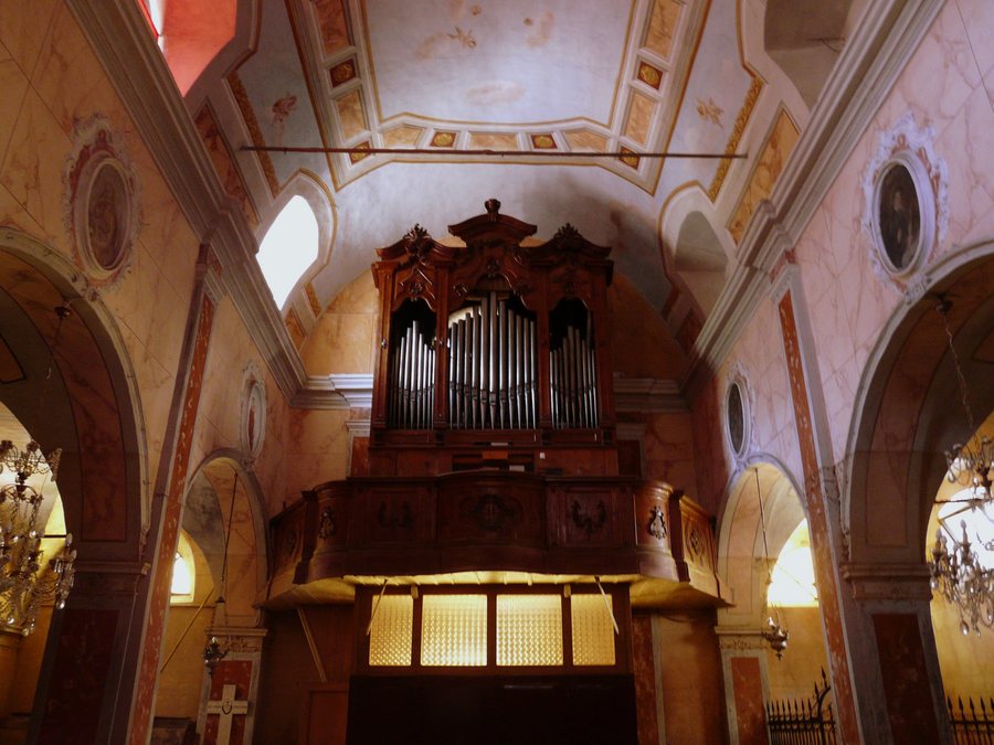 File:Casale (Pignone)-chiesa san martino-cantoria e organo1.jpg