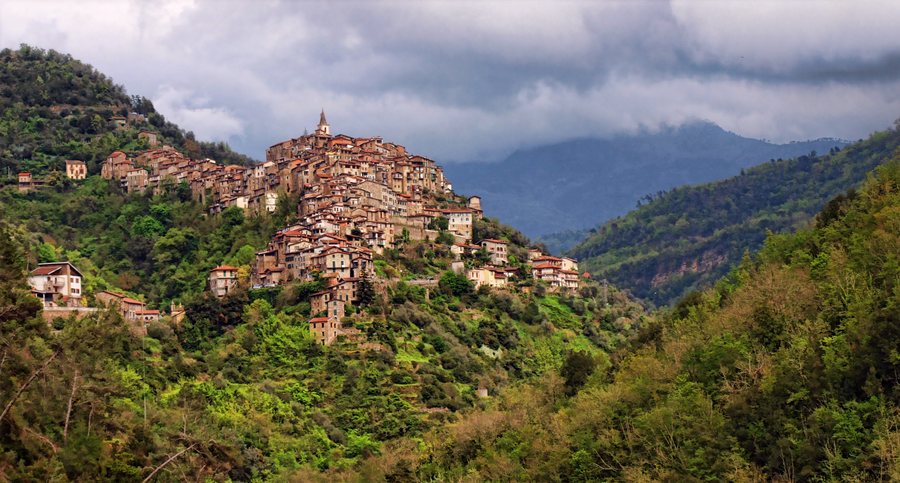 File:18035 Apricale IM, Italy - panoramio.jpg