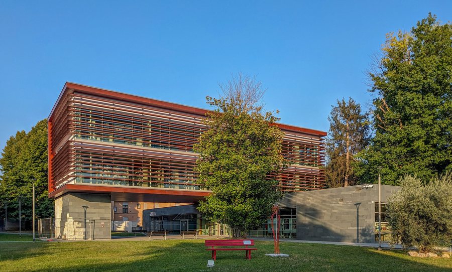 File:Verano Brianza - Biblioteca Civica Mons. Enrico Galbiati - 2023.jpg