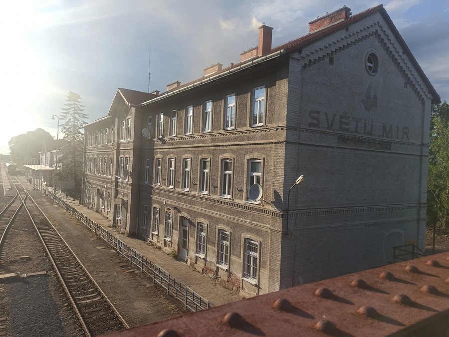 File:Stanice Hrušovany nad Jevišovkou Šanov celnice.jpg