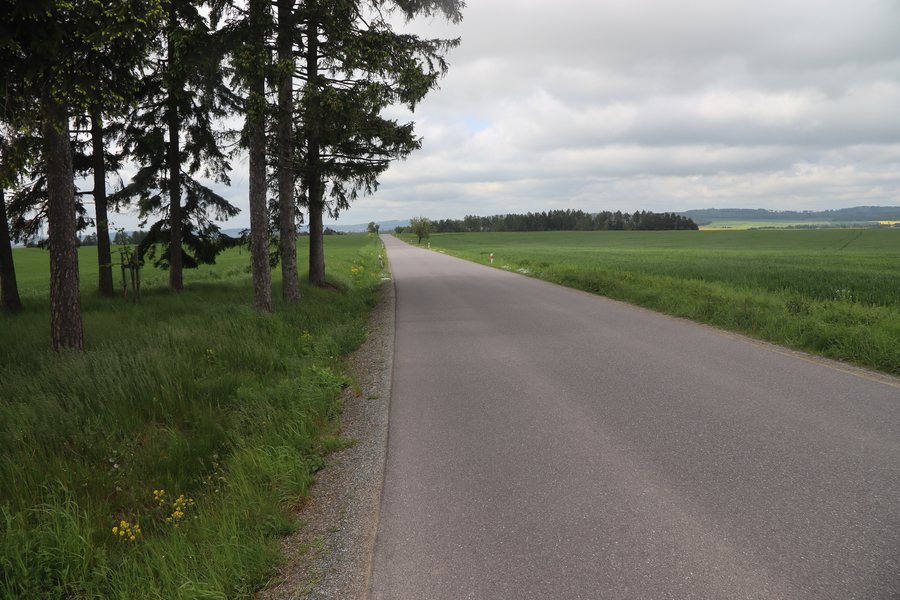 File:Overview of road III 41015 near Jiratice, Třebíč District.jpg