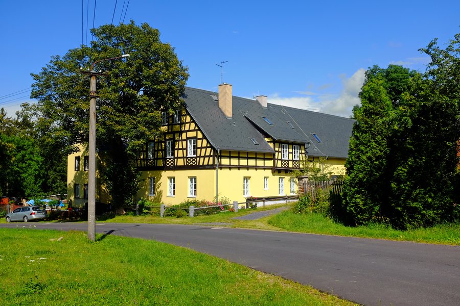 File:Ovesné Kladruby hrázděný dům červenec 2020.jpg