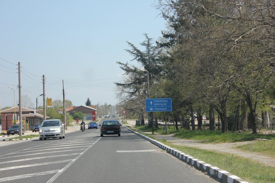 File:Byala Reka (Plovdiv Province) main street.JPG