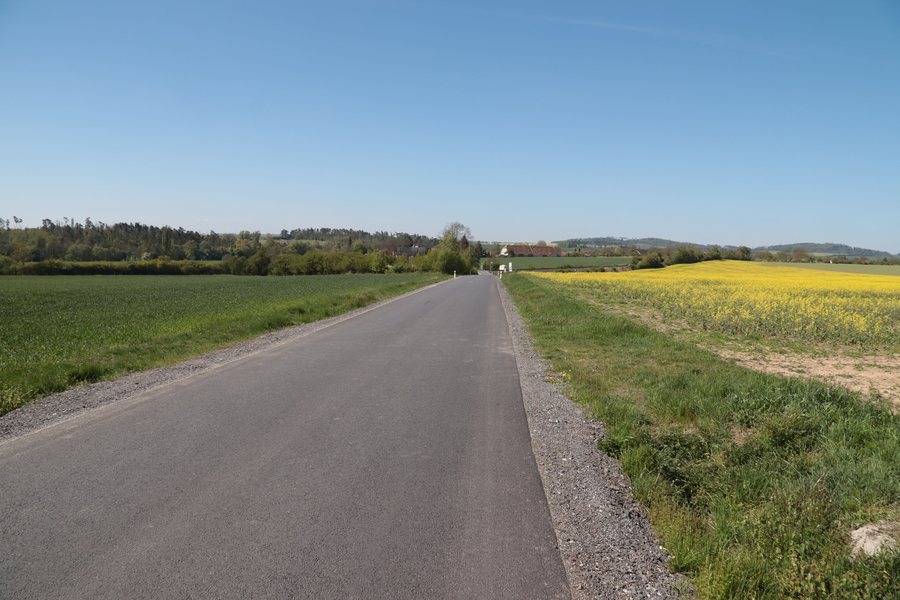 File:Overview 2 of road III 15228 near Bohušice, Třebíč District.jpg