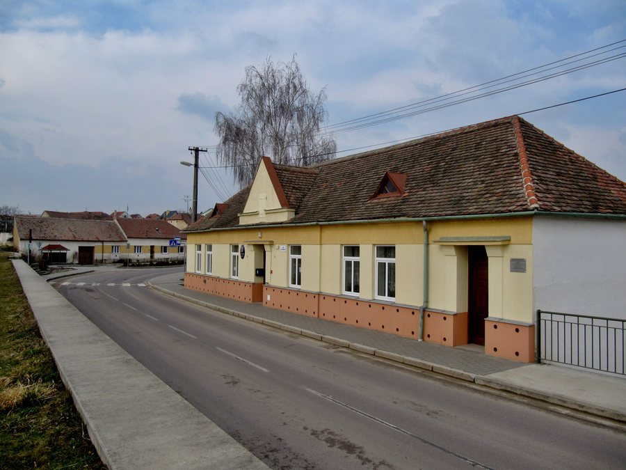 File:Plenkovice, OÚ.jpg