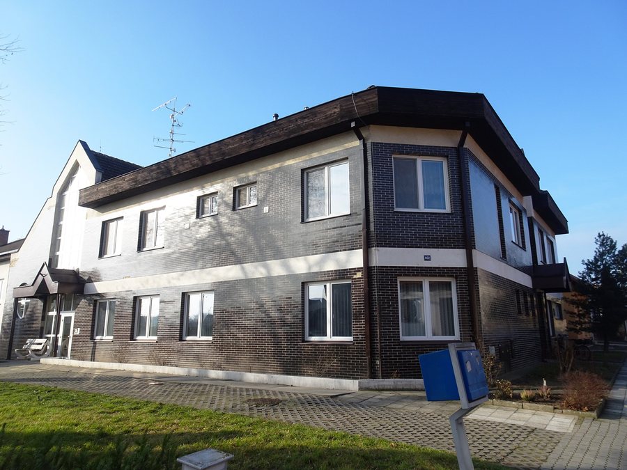 File:Dubňany, DPS.jpg