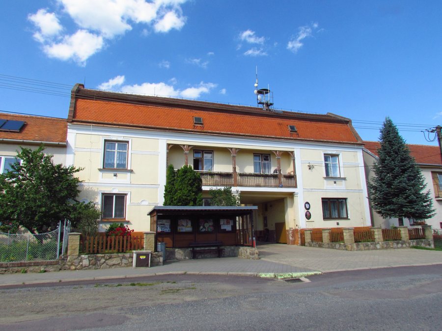 File:Municipal office of Radkovice u Hrotovic, Třebíč District.JPG