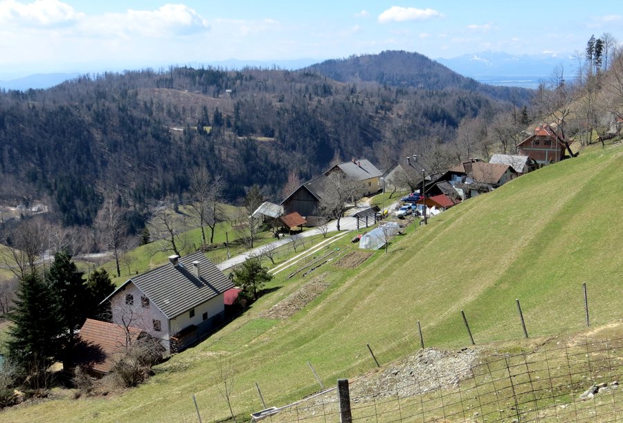 File:Kalise Kamnik Slovenia 1.jpg