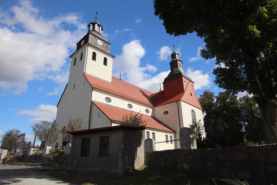 File:Wiele kosciol 1.jpg