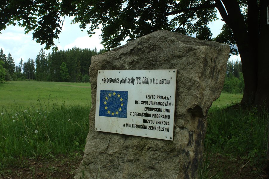 File:Beroun, základní kámen.jpg