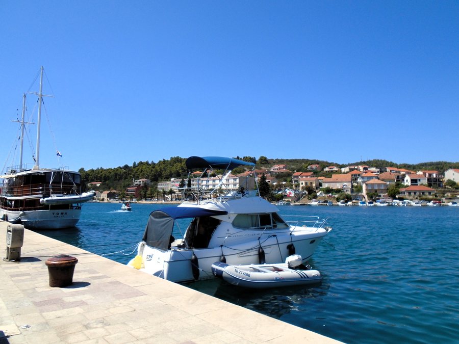 File:Vela Luka - dio luke.jpg