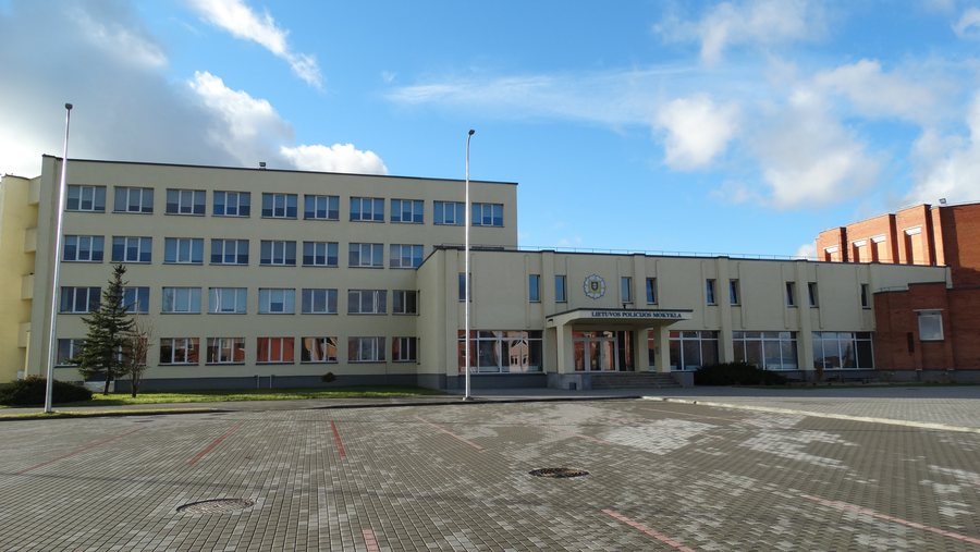 File:Mastaičiai, Policijos mokykla.jpg
