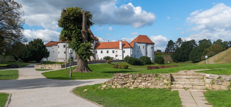 File:Castle of Varazdin (21).jpg