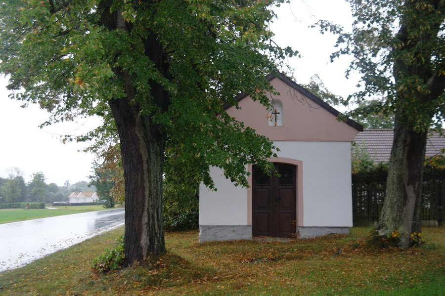 File:Drahkov, kaple2.jpg