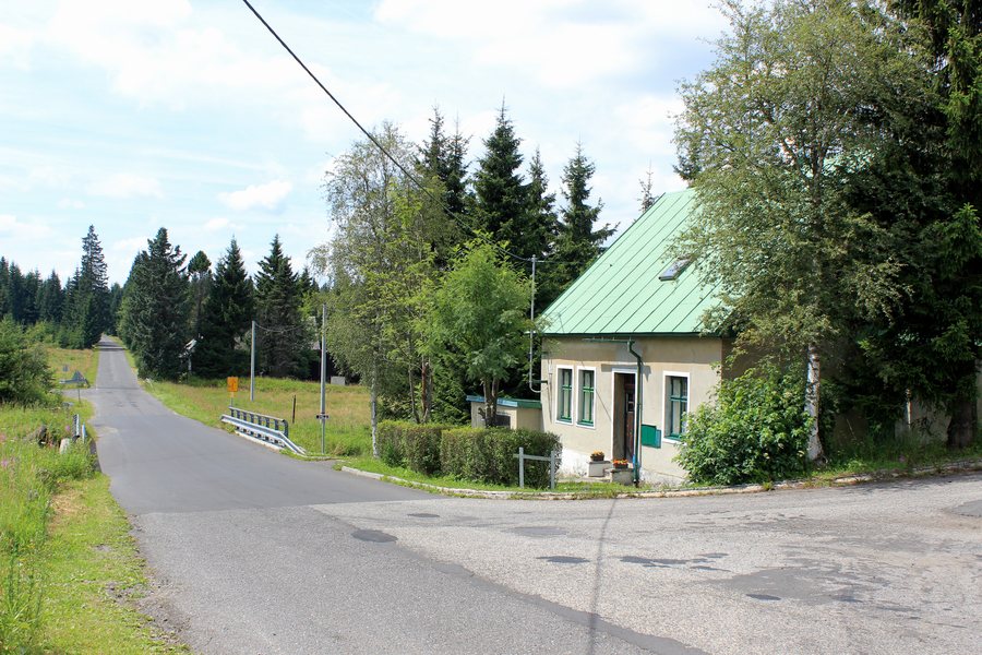 File:Boží Dar, Myslivny, road to Ryžovna.jpg