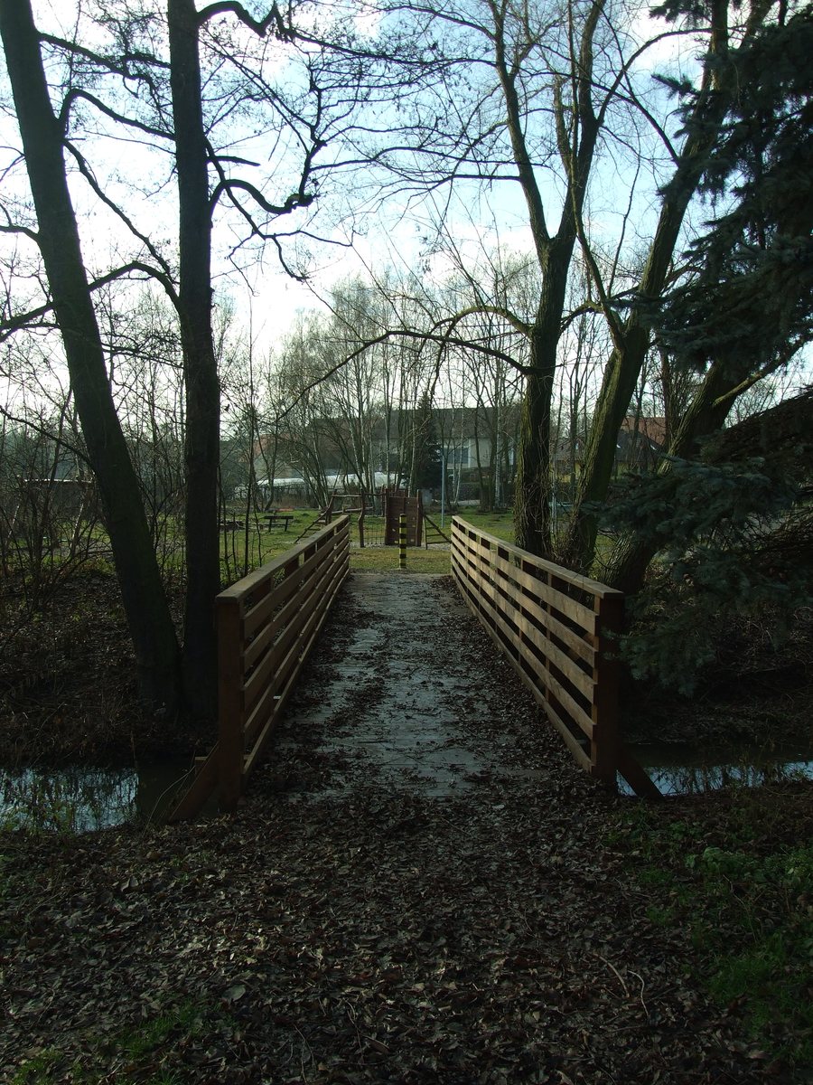 File:Stochov, Čelechovice, lávka.JPG