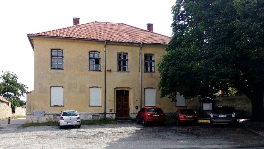 File:Malšice, rectory 01.jpg