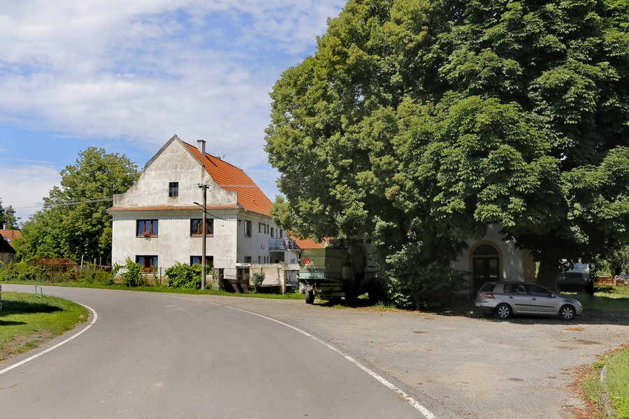 File:Hodětín, Blatec, common.jpg