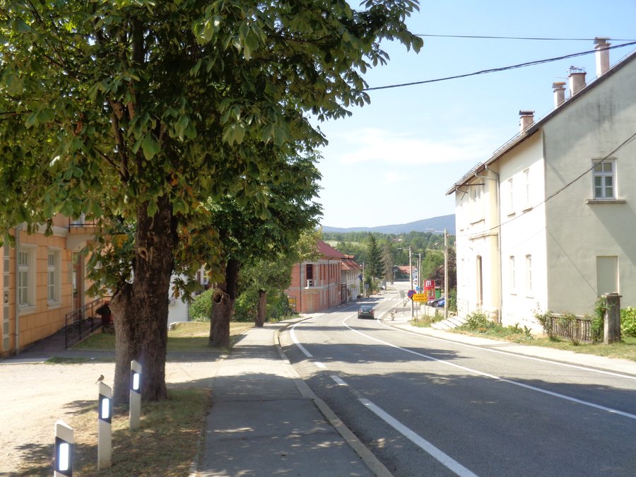 File:Rakovica - središte.2.jpg