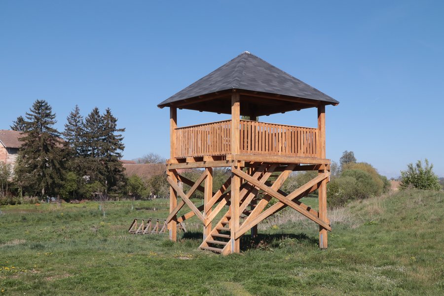 File:Overview 2 of observation tower in Lesůňky, Třebíč District.jpg