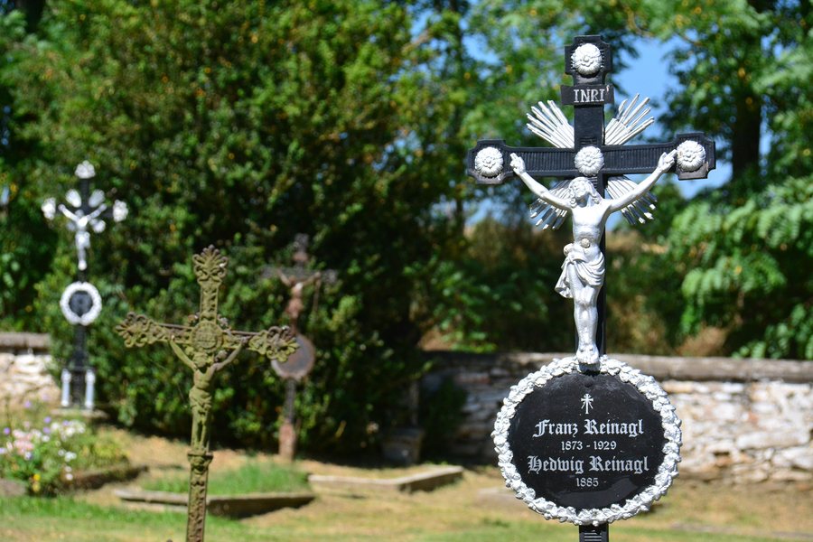 File:2020-08-01 GuentherZ (29) Stálky Stallek Friedhof Grab Reinagl Wiki.jpg