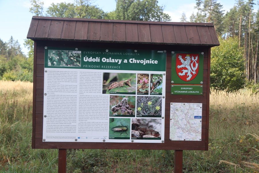 File:Overview of sign EVL Údolí Oslavy a Chvojnice near Kladeruby nad Oslavou, Třebíč District.jpg