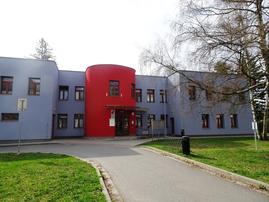 File:Mohelnice, DDM Magnet.jpg