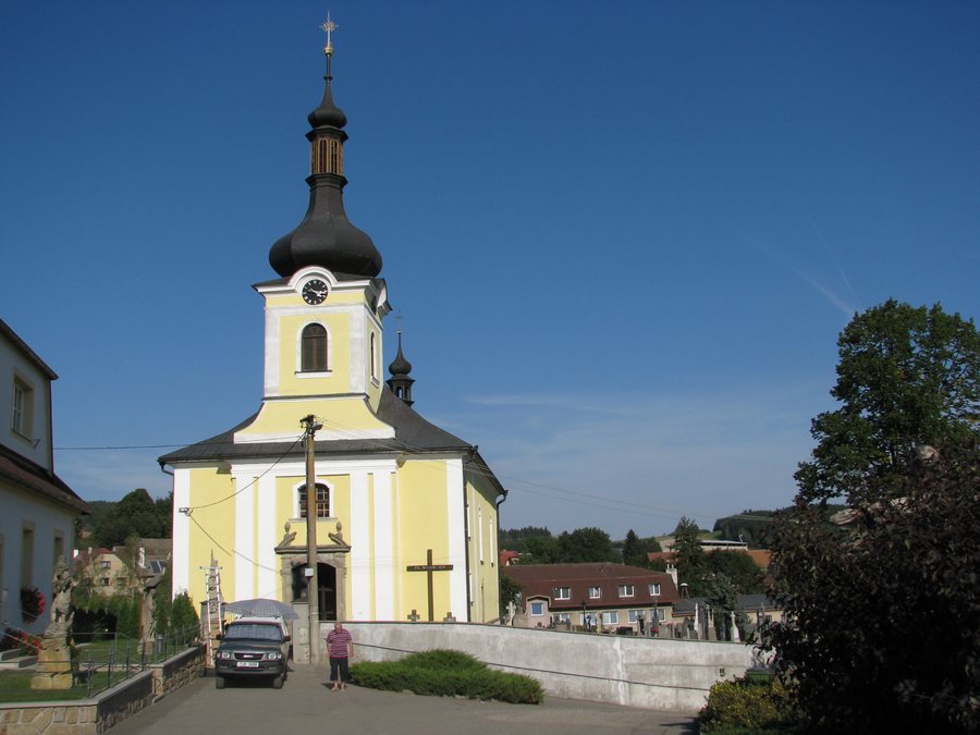 File:Kostel sv. Václava (Radešínská Svratka) 2012-09 (2).JPG